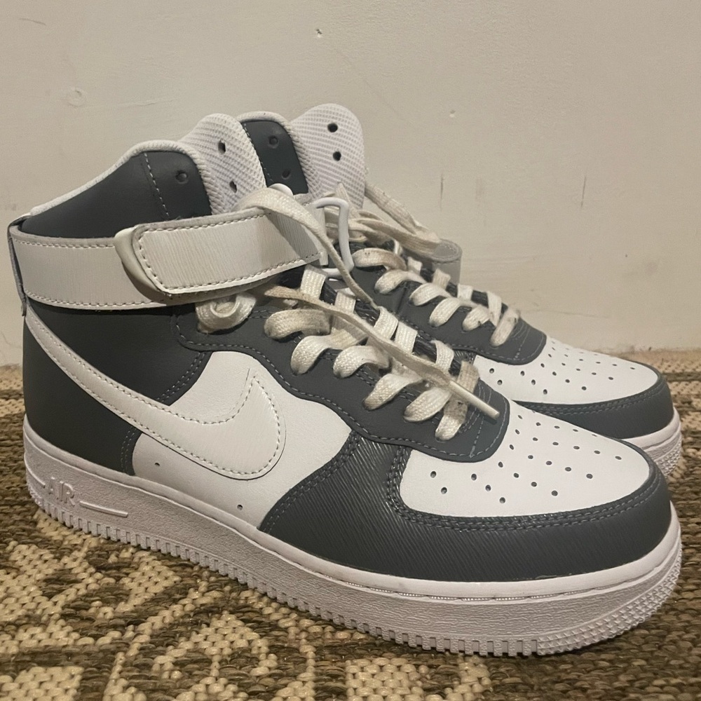Nike Air Force high sneakers.‎ size 8.5